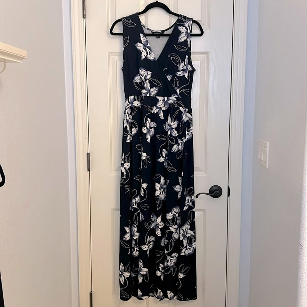 21 Hawthorne wrap, front maxi dress